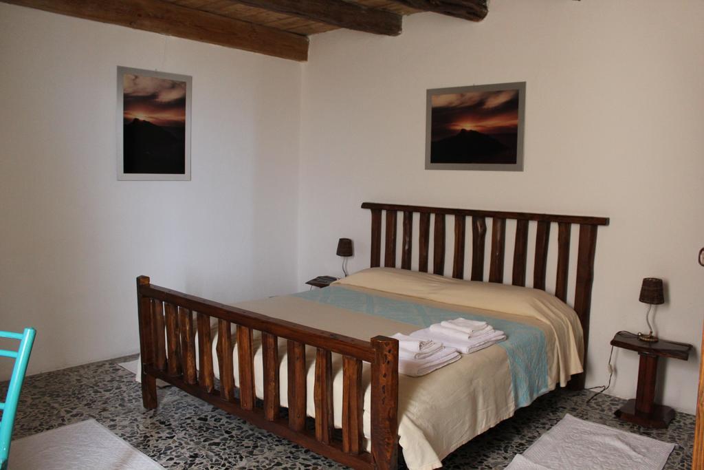 קאסטלסארדו B&B Casa Doria חדר תמונה